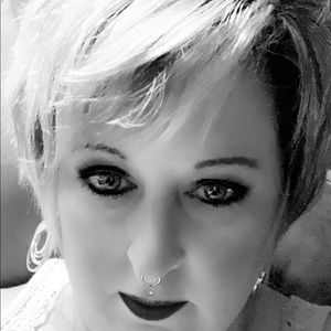 Meet your Posher, Holly